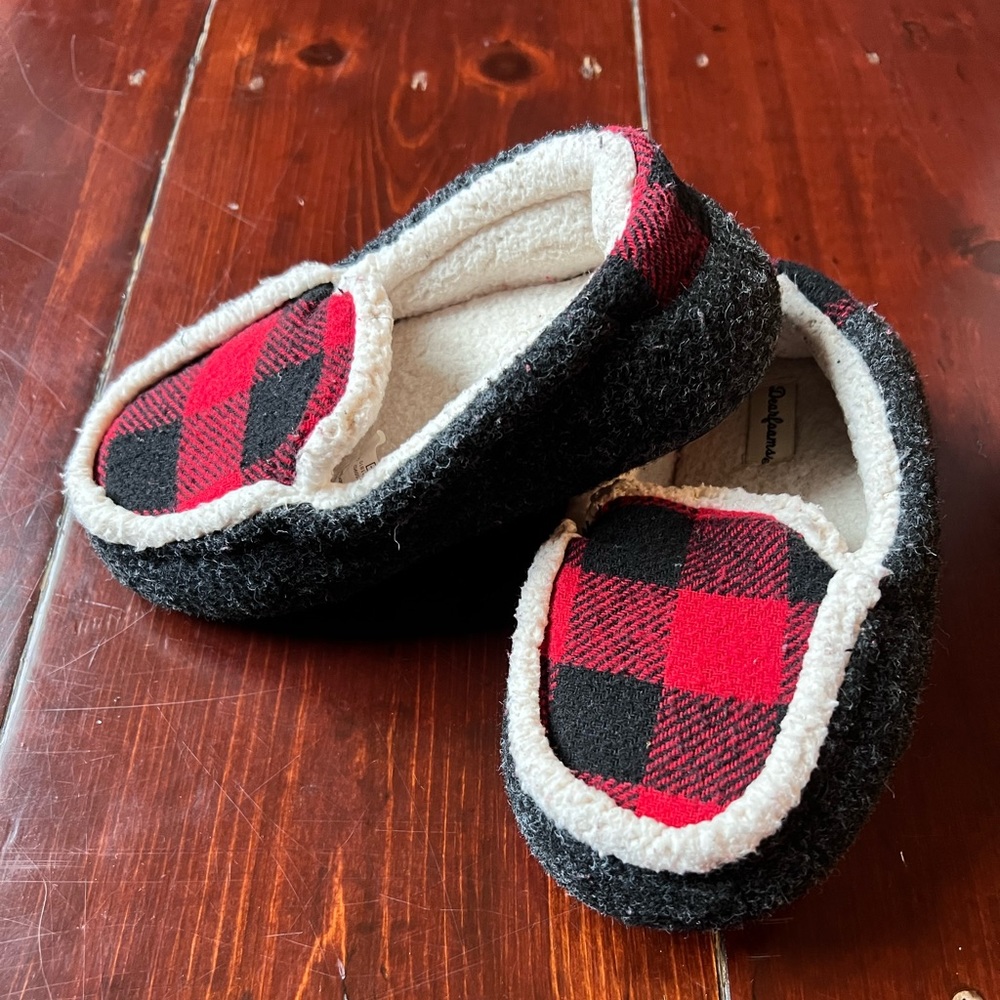 Dearfoams red plaid and gray slippers toddler size 11/12